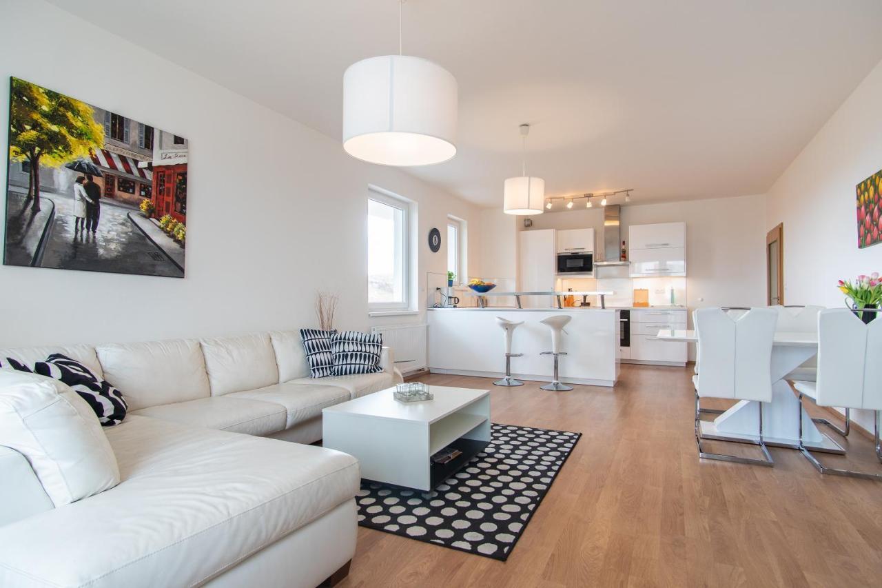 Prostorny 3 Pokojovy Apartman S Dvema Terasami Praha Eksteriør bilde